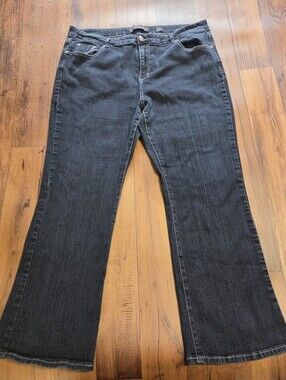 City Chic Stylish Women's Dark Blue Bootcut Jeans With Rhinestone Logo. Sz 20S